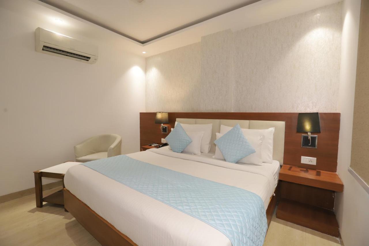 Nh Skye Suites Нью-Делі Екстер'єр фото